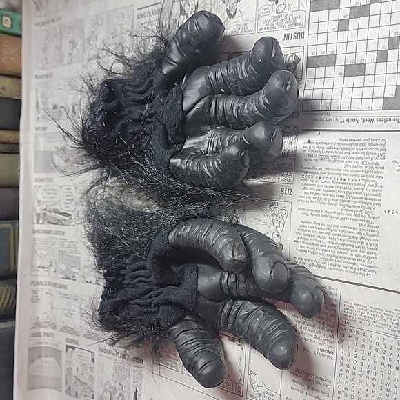 Gorilla hands - Picture 3 of 4